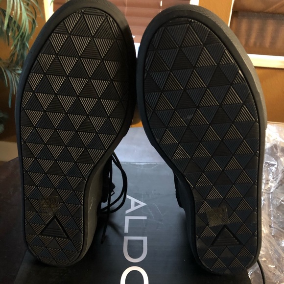 Italian Suede Men’s ALDO high tops - Picture 5 of 8